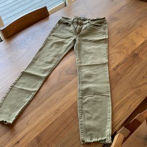 DL1961 green skinny ankle jeans